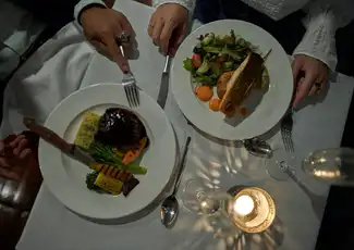 Melbourne Spirit of Melbourne Cena Crucero de 4 platos + Bebidas, Melbourne, Australia, Melbourne Tickets.
