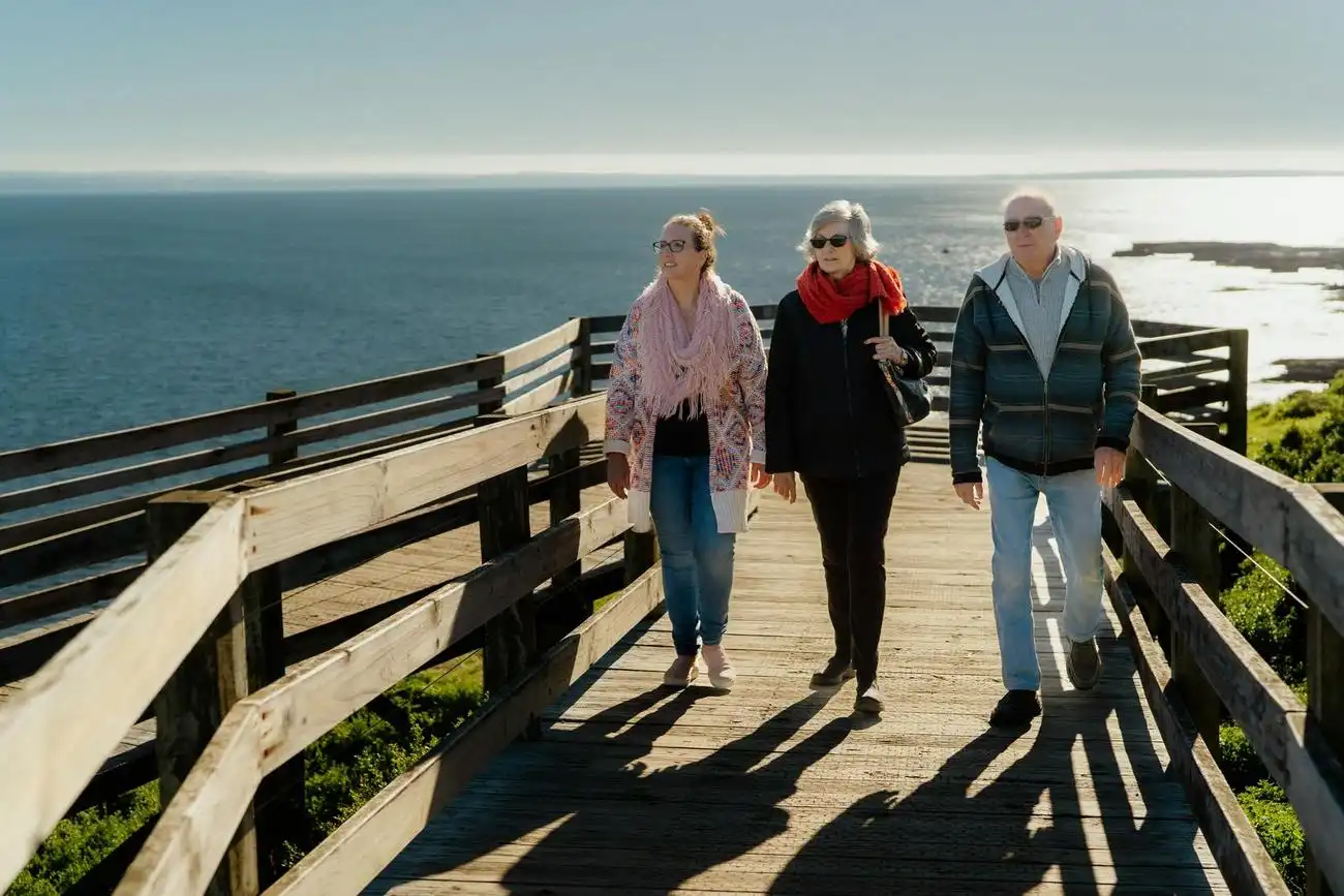 Healesville Sanctuary & Phillip Island Wildlife Park: Bus Tour, Cowes, Australia, Melbourne Tickets.